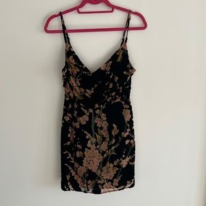 Super down black floral dress
